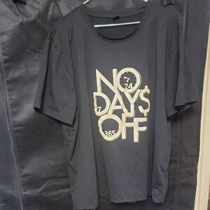 Black and Gold Graphic Men's T-Shirt